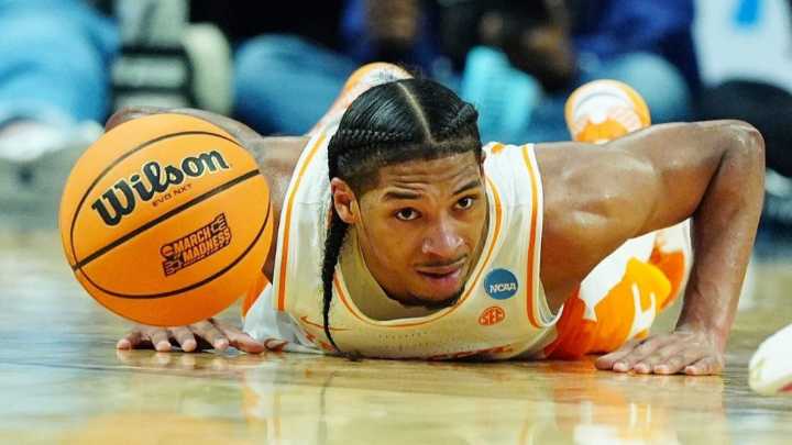 Tennessee Guard Zeigler Sues NCAA Over 4-Season Rule, Earnings