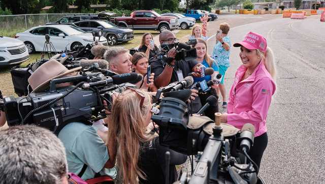 Todd Chrisley released from prison after Trump pardons reality star