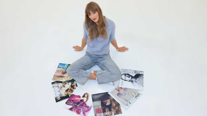 Taylor Swift Buys Back Original Masters, Now Owns Old Albums
