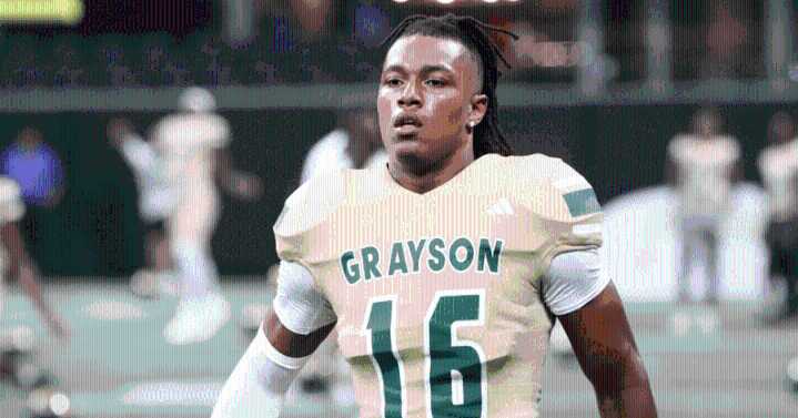 5-Star Tyler Atkinson’s College Football Future Takes Serious Turn as Two B1G Powerhouses Make Aggressive Moves Five-star linebacker Tyler Atkinson’s recruitment heats up as two Big Ten powerhouses ra