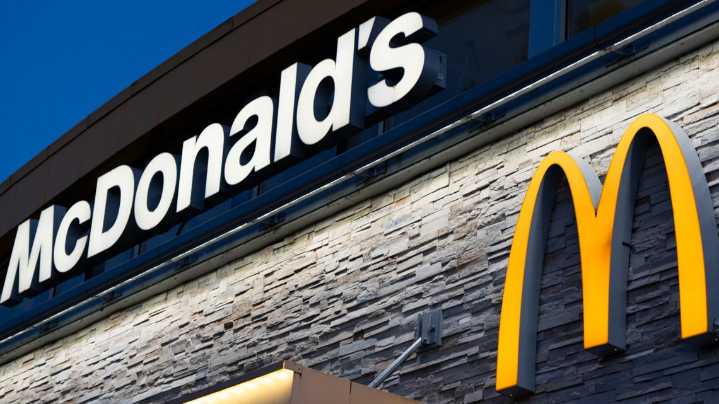 McDonald's extends store hours for late-night summer cravings