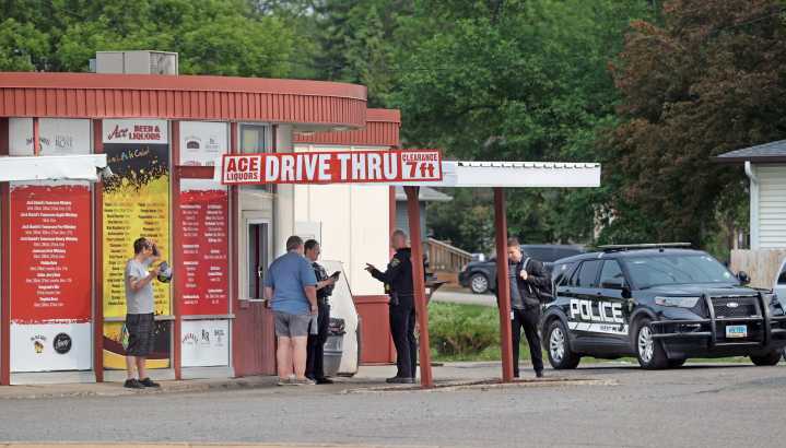 Police investigate possible break-in at West Fargo liquor store