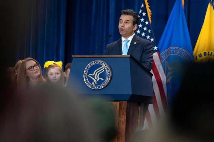 FDA panel debates COVID vaccine recipe as questions swirl about shots