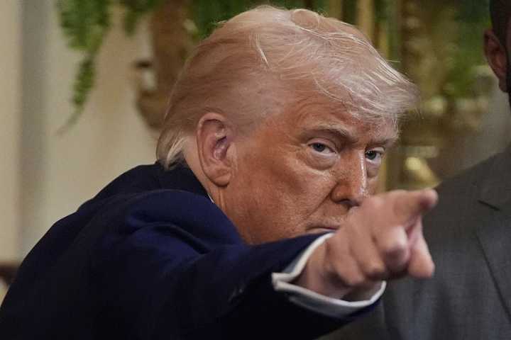 Donald Trump promete imponer 50% de aranceles a las importaciones procedentes de la Unión Europea