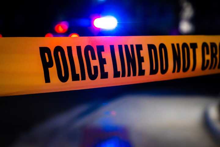 Hombre en Houston mató a tiros al novio de su expareja durante entrega de su hijo de 3 años