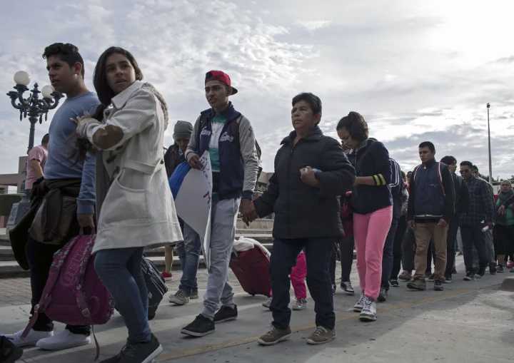 La Corte Suprema de EE.UU. permite a Trump quitar el estatus legal a 500,000 inmigrantes