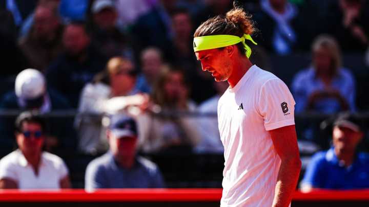 Alexander Zverev’s plane to Paris makes emergency landing after being struck by lightning
