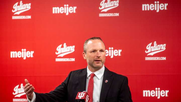 Indiana football coach Curt Cignetti praises Darian DeVries: ‘He’s a man of action’