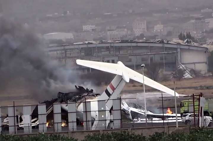 Israeli warplanes again strike Houthi-controlled Sanaa int'l airport