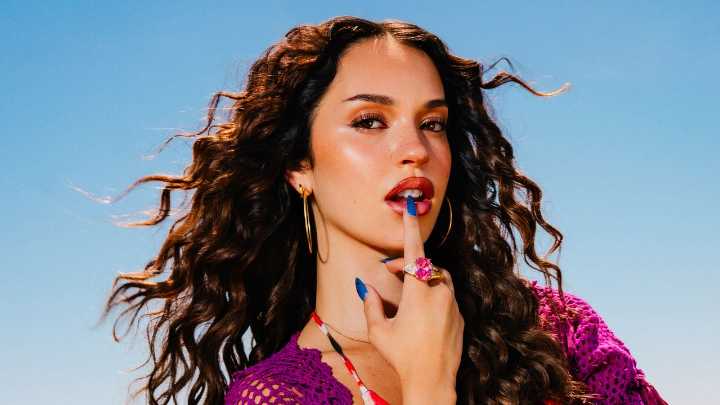 KATSEYE's Daniela Avanzini Reveals How She Does Her Signature TikTok Viral Eyeliner