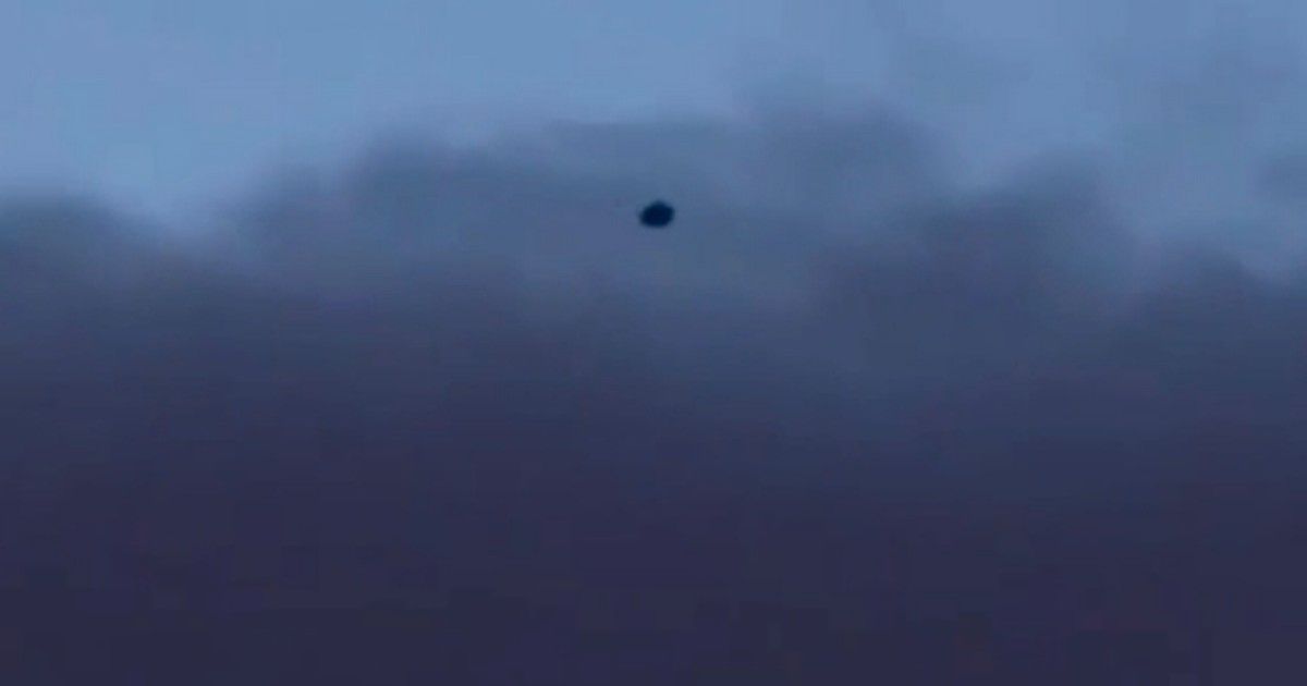Midlothian teens bamboozled after spotting mysterious 'UFO' object in sky
