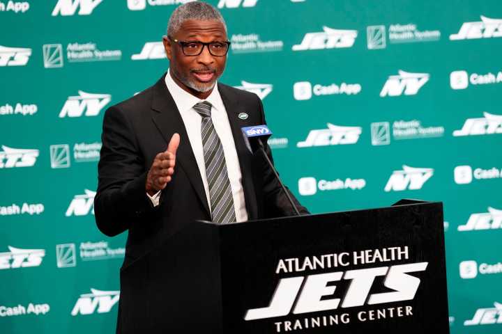 Can the Jets' struggles turn around like another of New York's 'little brothers'?