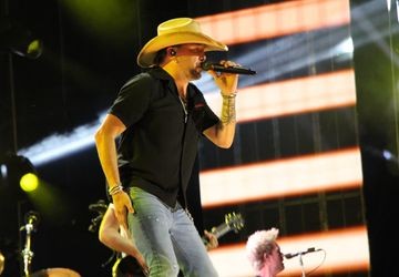 PHOTOS: Jason Aldean, Riley Green, Ella Langley headline first day of CMA Fest