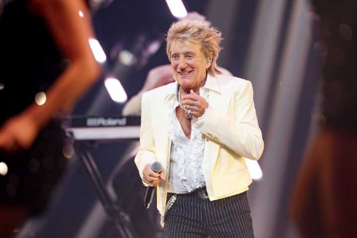 Rod Stewart Cancels String Of US Gigs Ahead Of Glastonbury Slot