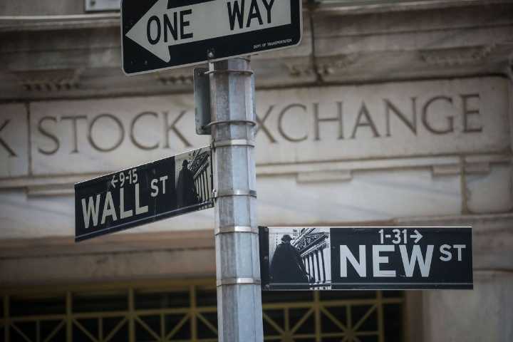 S&P 500 hits highest level since February after cooling trade tensions, better