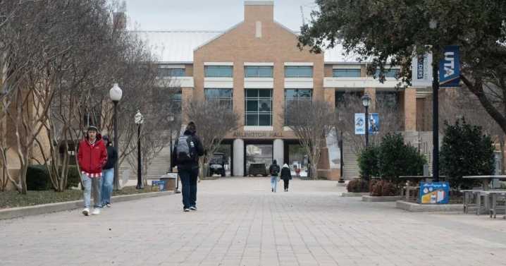 Texas ends in-state tuition for students without legal status