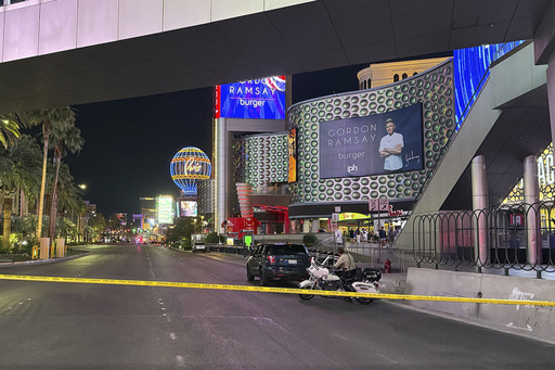 2 people killed in shooting on Las Vegas Strip near Bellagio fountains, police say