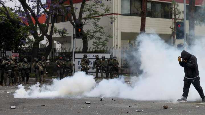 Despliegan la Guardia Nacional para frenar protestas en LA