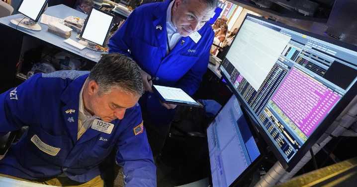 Wall Street rises again as U.S. stocks pull closer to their records