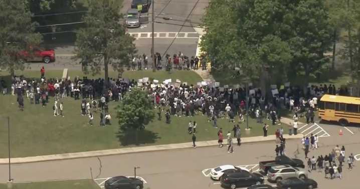 Juez otorga libertad bajo fianza a joven de Massachusetts arrestado por ICE