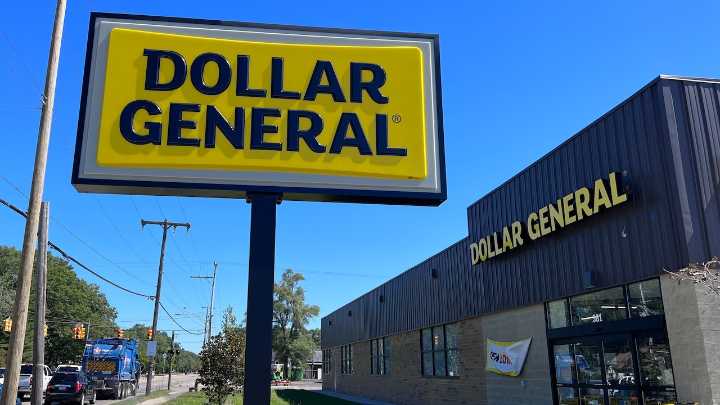 Dollar store reports sales record as bargain shops attract anxious buyers