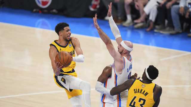 Pacers stun Thunder 111-110 in Game 1