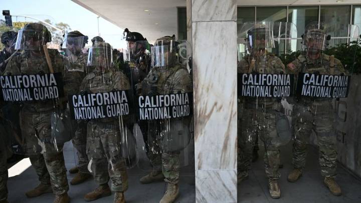 LA police counter protesters as Trump doubles National Guard deployment