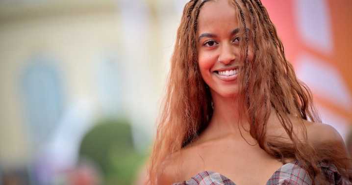Michelle Obama Wasn't Convinced About Malia Dropping Her Last Name