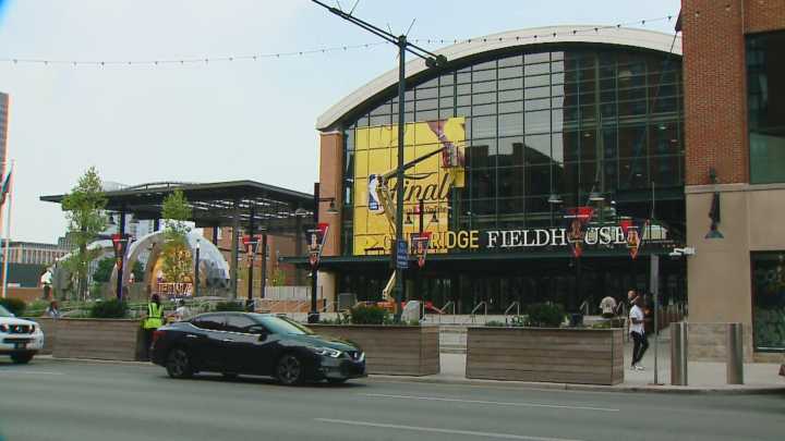 Mayors of Indianapolis, Oklahoma City make friendly wager on NBA Finals