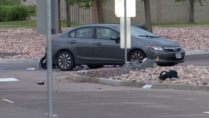 Choque automovilístico deja a un motociclista muerto a lado noreste de Colorado Springs