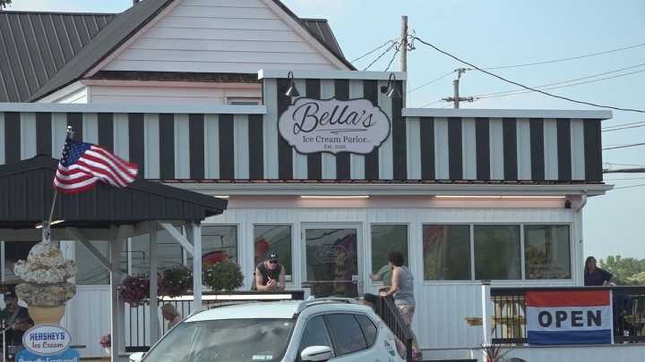Bella's Ice Cream Parlor in Horseheads to Continue Hosting Weekly Cruise Nights for Community