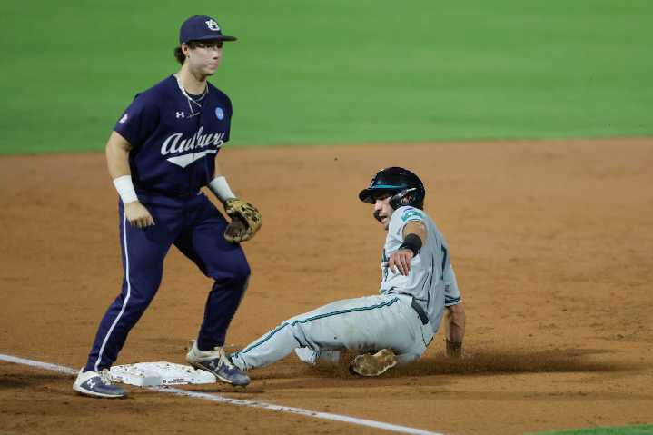 Parkland grad Barthol posts diving double plays in back-to-back innings during Super Regional win
