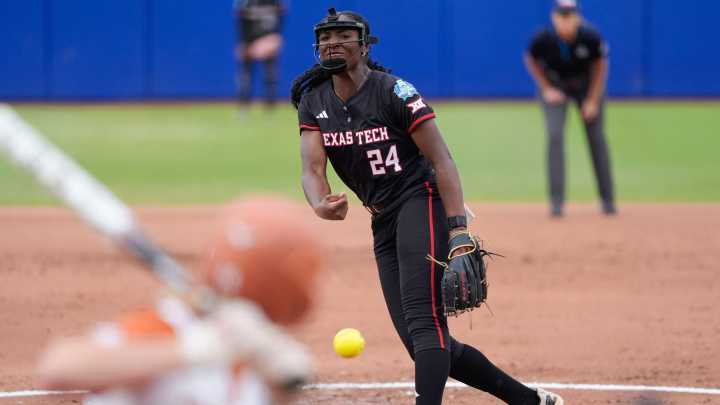 NiJaree Canady replaced in circle for Texas Tech in WCWS Game 3