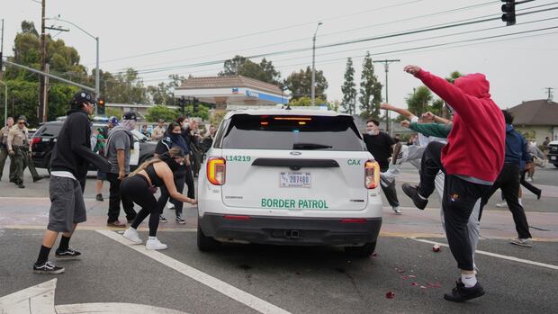 U.S. immigration authorities extend raid activity in Los Angeles area amid protests