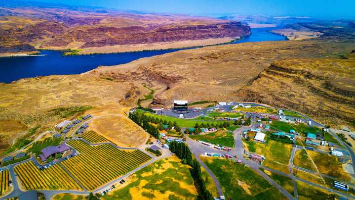 One Of America's Most Beautiful Concert Venues Is Hidden On The Cascade Mountains' Doorstep