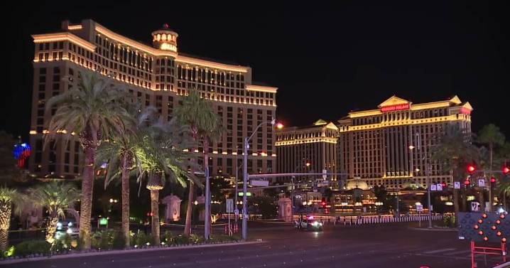 2 dead following shooting on Las Vegas Strip
