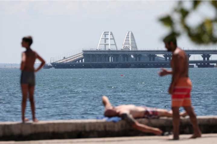 Ucrania vuelve a atacar el puente Kerch que une Crimea con Rusia en una operación especial