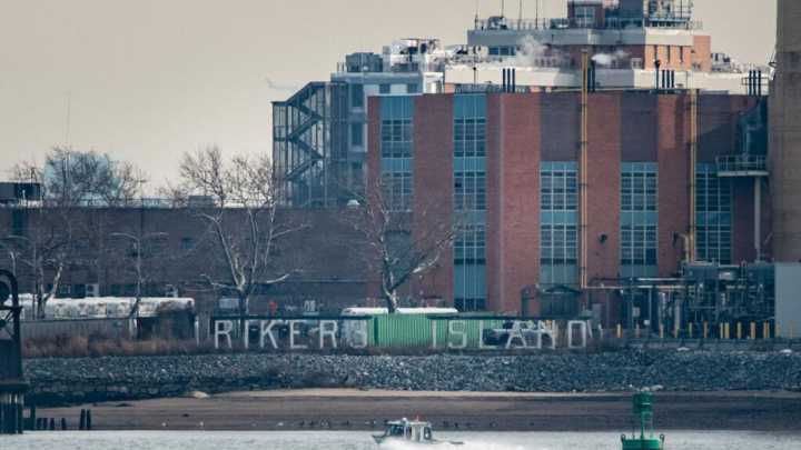 Nueva York debate el regreso de ICE a la cárcel de Rikers Island