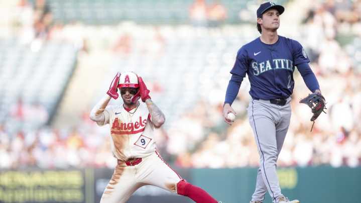 Mariners' slump continues with 5-4 loss to Angels as Hendricks shines
