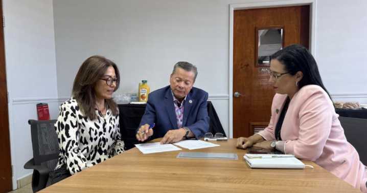 Firman acuerdo para establecer nueva planta de manufactura farmacéutica en Lajas