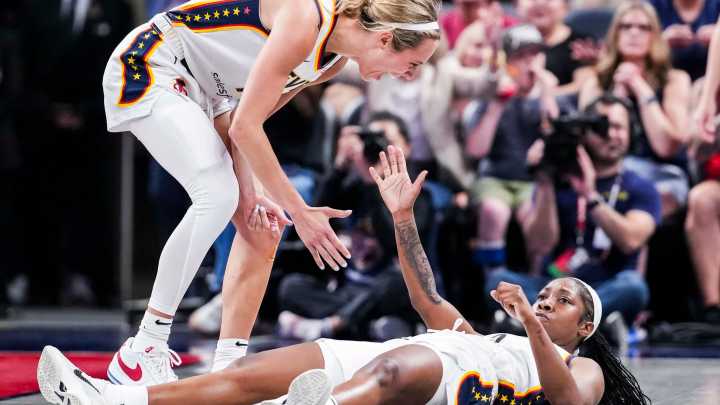 Indiana Fever-Chicago Sky score today: Live updates for WNBA game