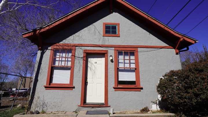 Does house color affect temperature? Here's the science behind it