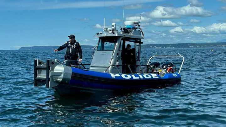 2 bodies recovered from sunken boat in Possession Sound near Mukilteo, 1 remains missing