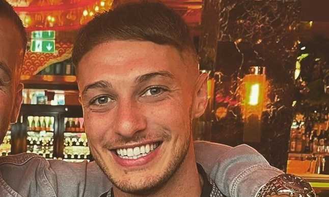 Teacher obsessed with baldness killed himself after using unlicensed hair loss drug
