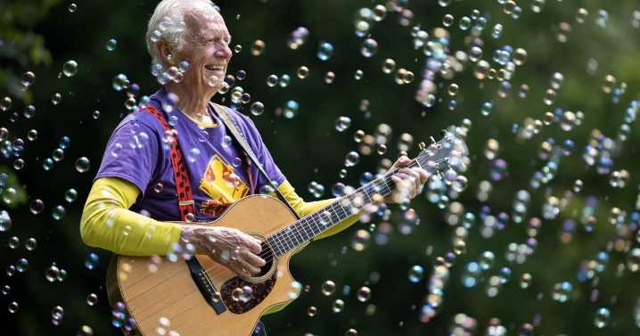 Entertainer Erick Traplin to be honoured for 35