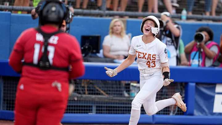 Texas Longhorns light the tower with first College World Series championship