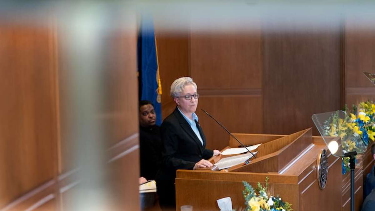 Kotek reverses decision on extradition of suspect linked to burglary ring targeting Eugene Asian American households
