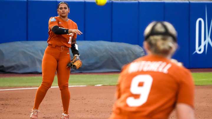 Texas vs Texas Tech softball Game 3 score: Live updates
