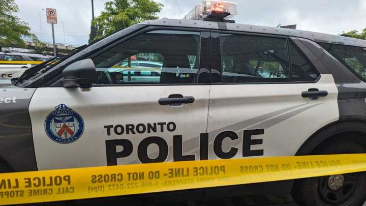 2 people seriously injured in Bluffers Park stabbing; 2 arrested