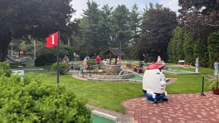 People make indoor weekend plans as some rain returns Saturday